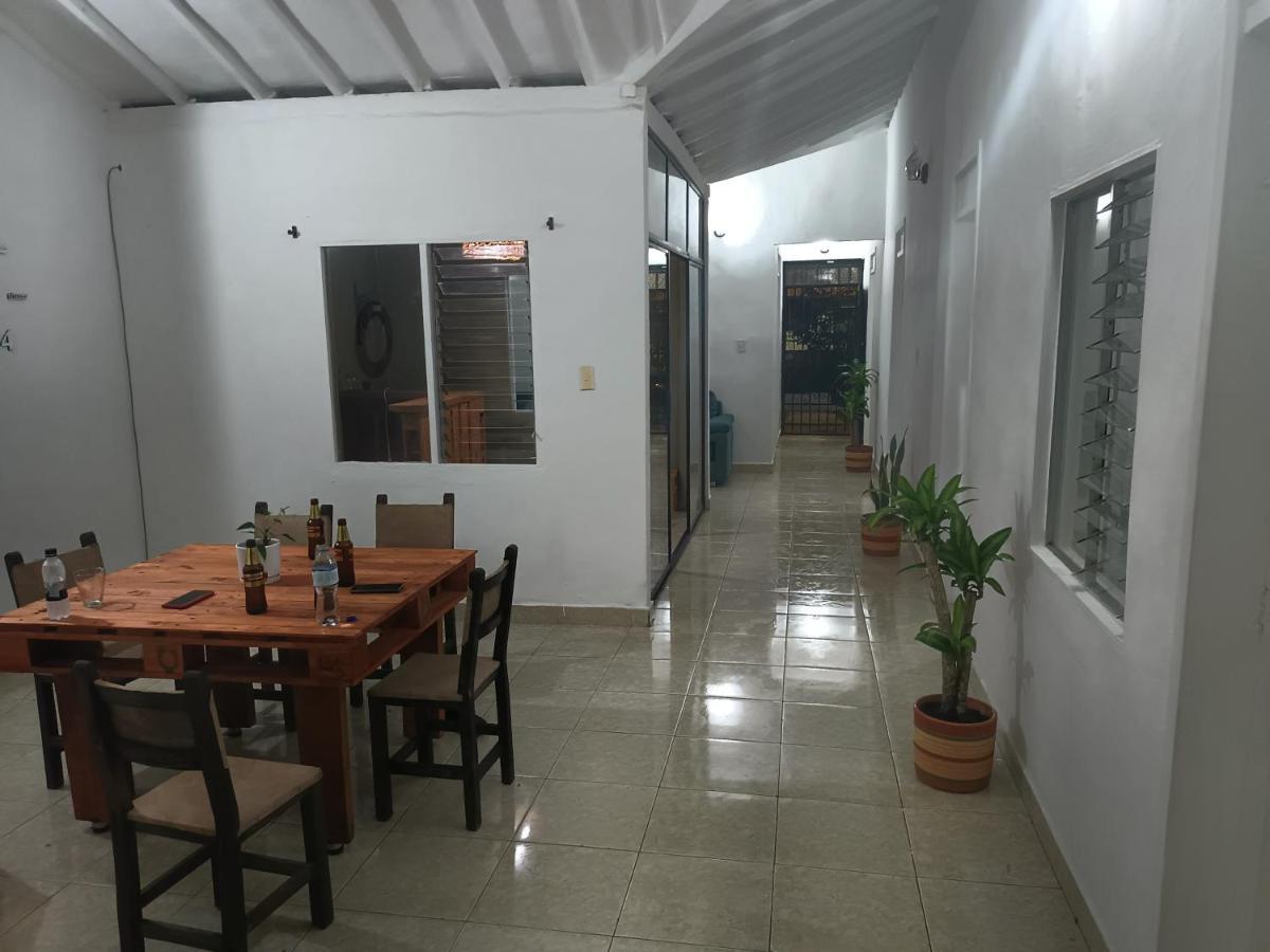 Hospedajes El Jardin Envigado Bagian luar foto