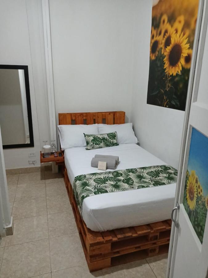 Hospedajes El Jardin Envigado Bagian luar foto
