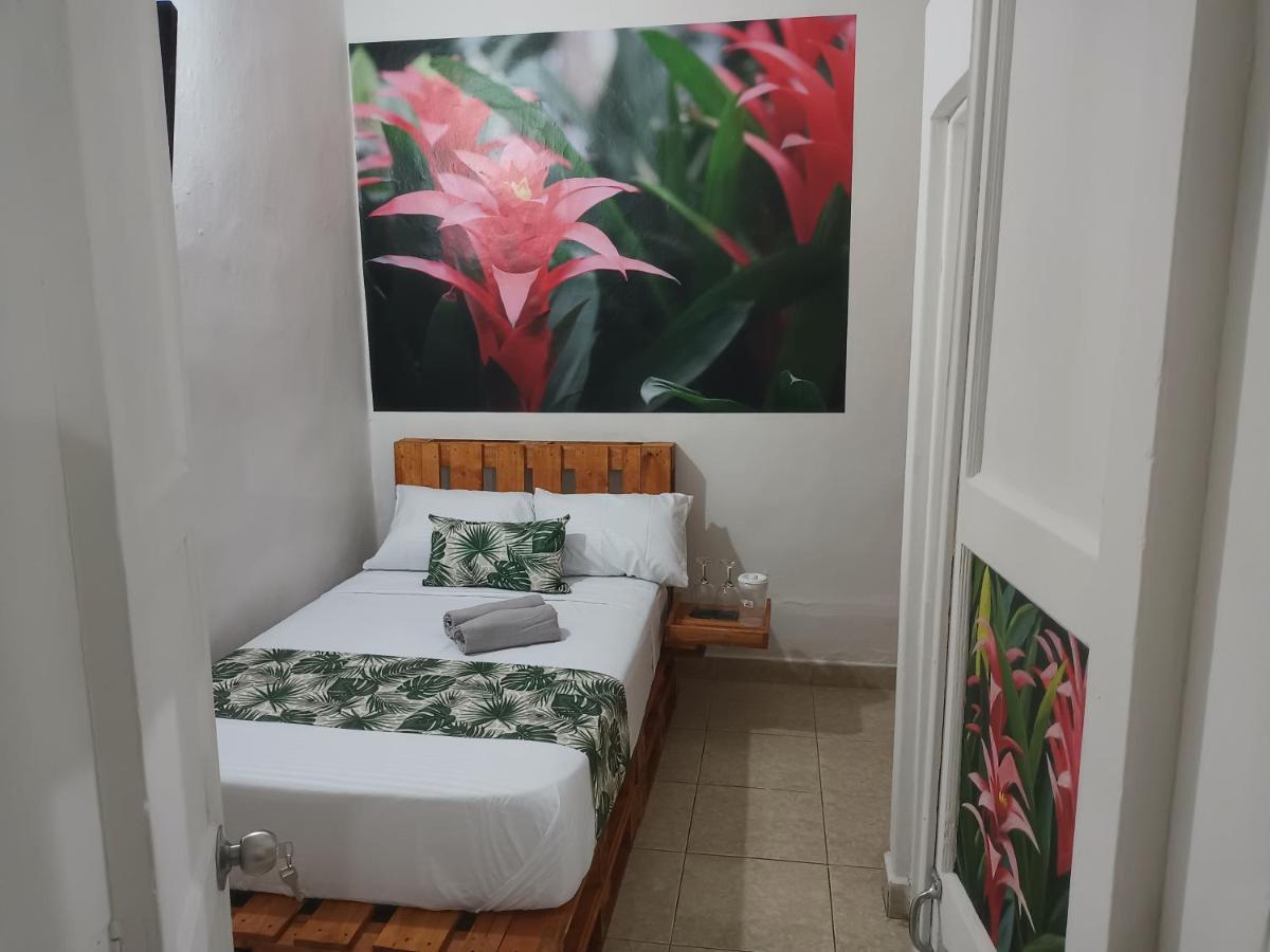 Hospedajes El Jardin Envigado Bagian luar foto