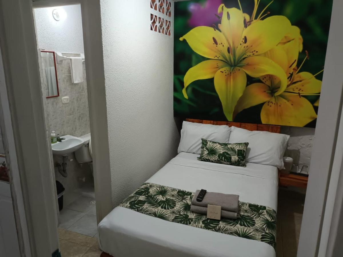 Hospedajes El Jardin Envigado Bagian luar foto